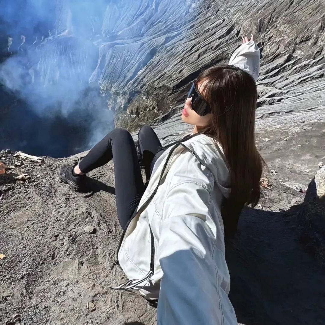 下山后我被美女包围了